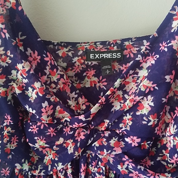 EXPRESS Floral Flowy Top - Picture 2 of 5